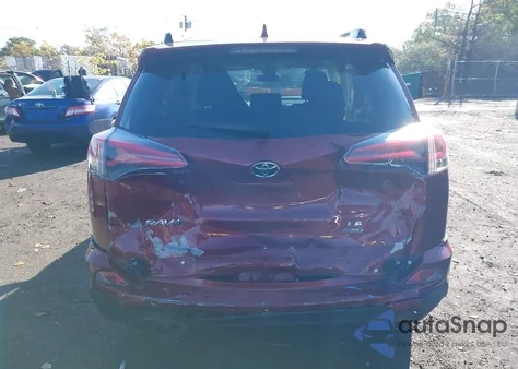 2018 Toyota Rav4 Le z USA, uszkodzony, nr VIN JTMBFREV3JD236507